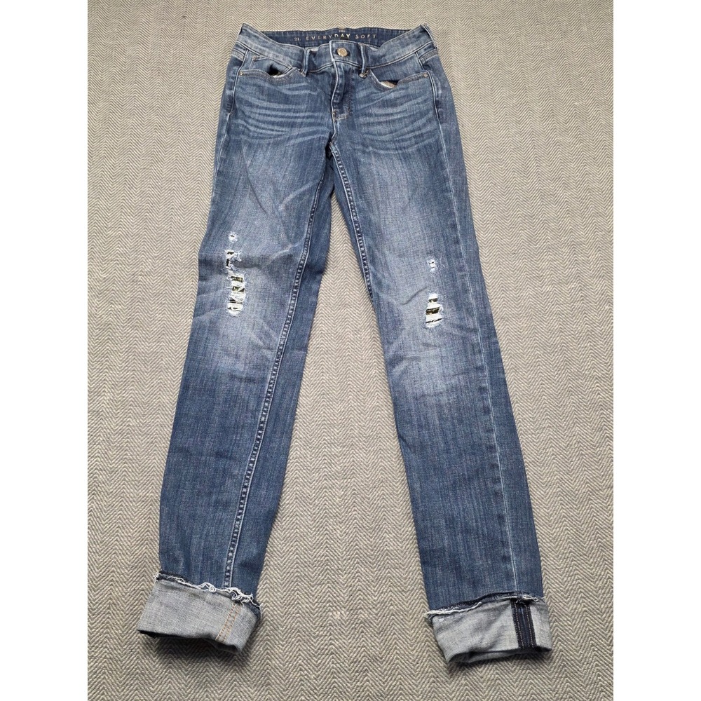 White House Black Market Everyday Soft Slim Distressed Jeans Blue 2L Mid Rise